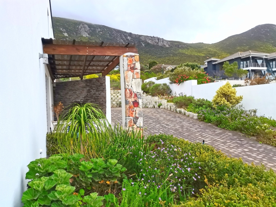 5 Bedroom Property for Sale in Chanteclair Western Cape